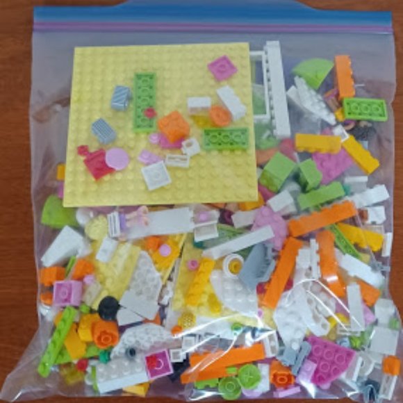 LEGO Friends Heartlake Juice Bar Set 41035 - Picture 6 of 6